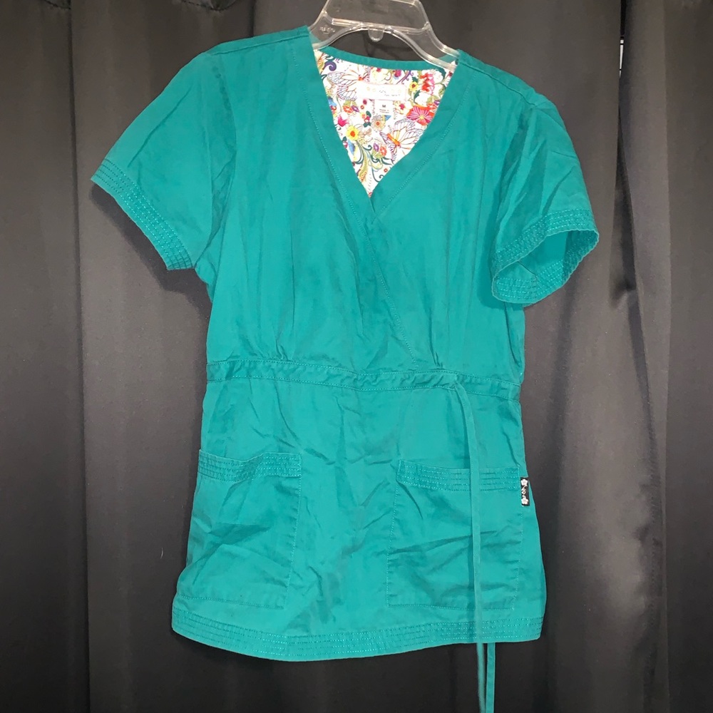 Scrub top